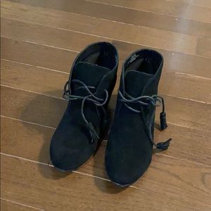 Women’s black bootie shoe